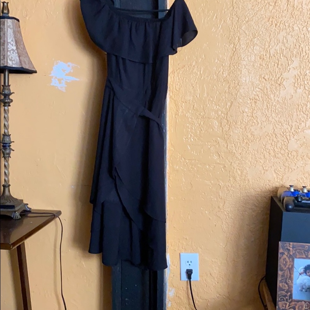 Black mid dress